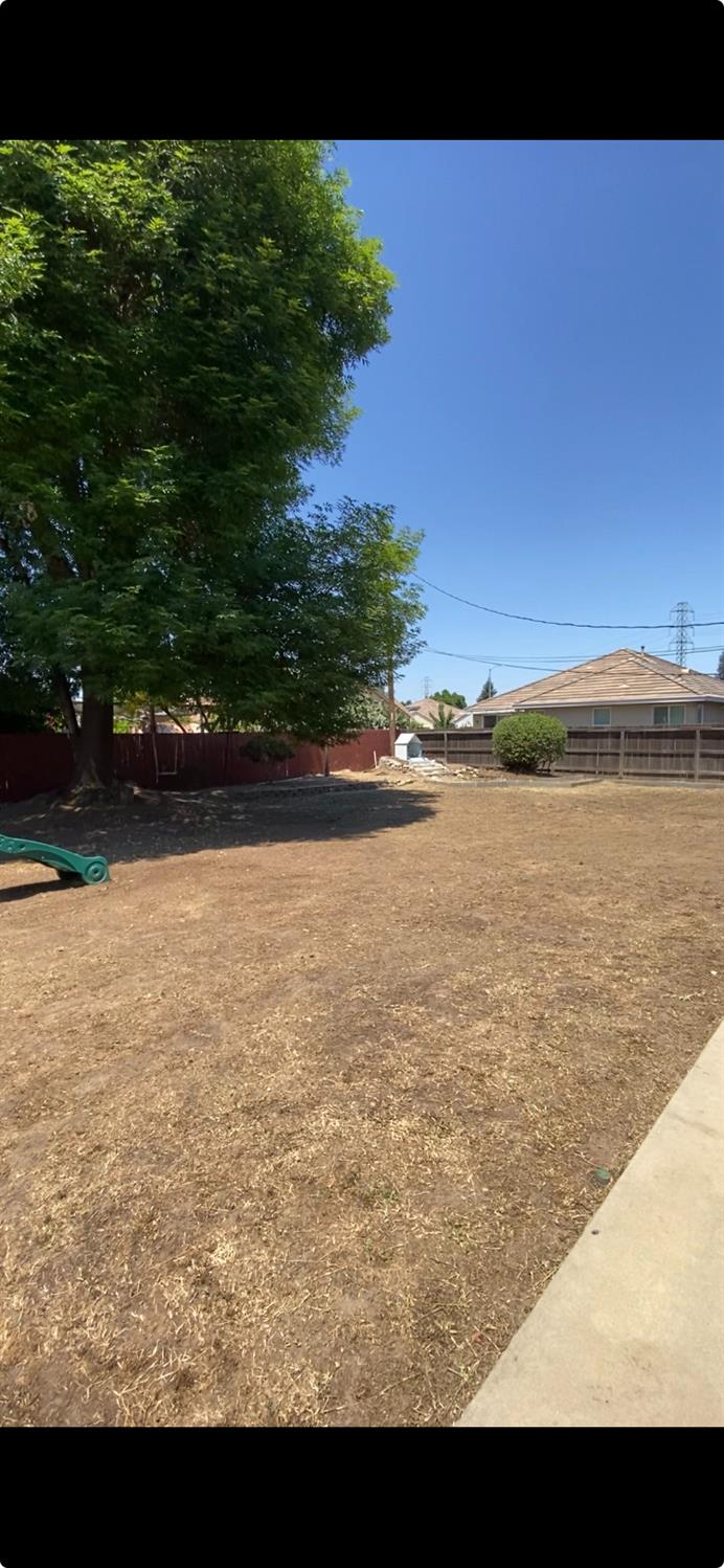 6928 E Lane Ave, Fresno, CA 93727