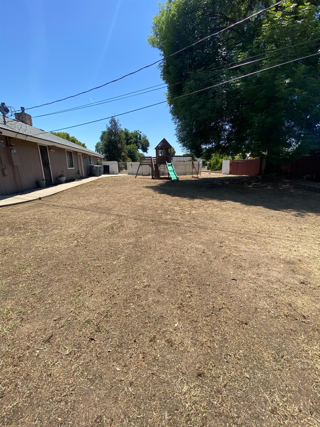 6928 E Lane Ave, Fresno, CA 93727