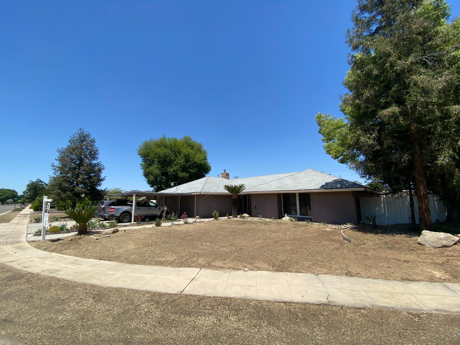 6928 E Lane Ave, Fresno, CA 93727