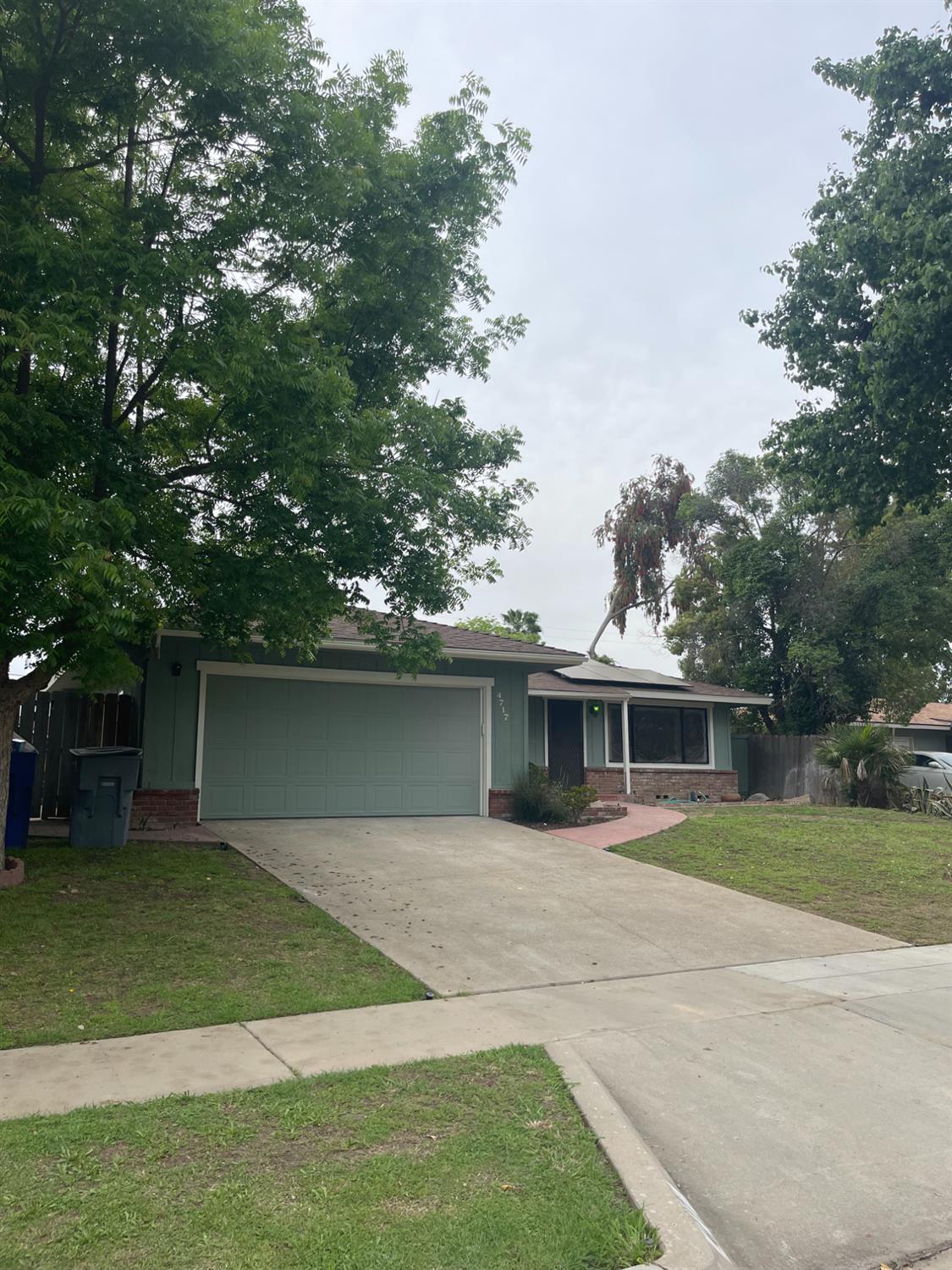 4717 N Bengston Ave, Fresno, CA 93705