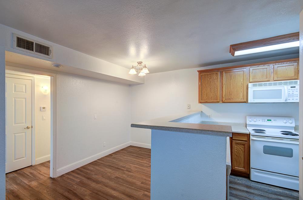 2909 Huntington Blvd #211, Fresno, CA 93721