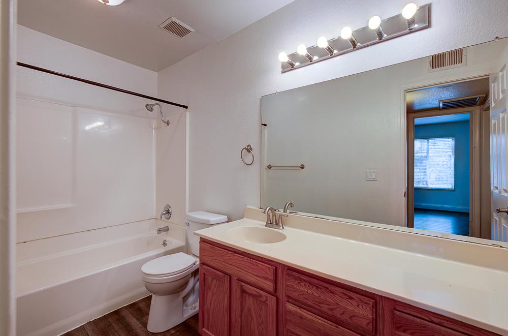 2909 Huntington Blvd #211, Fresno, CA 93721