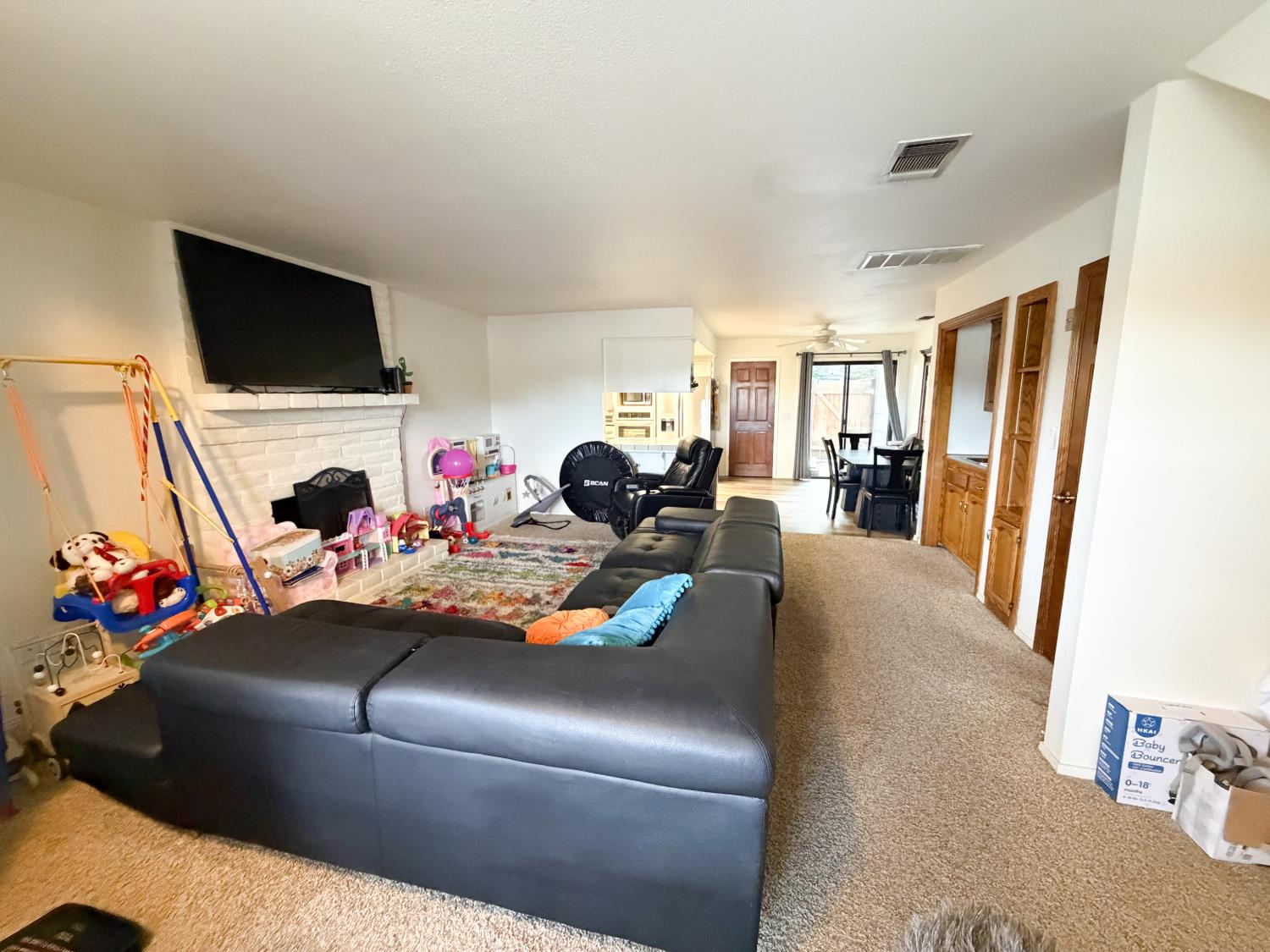 505 S Del Norte Ave, Kerman, CA 93630