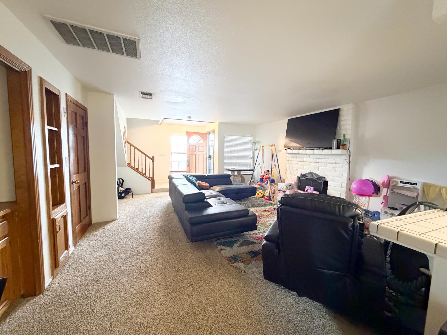 505 S Del Norte Ave, Kerman, CA 93630