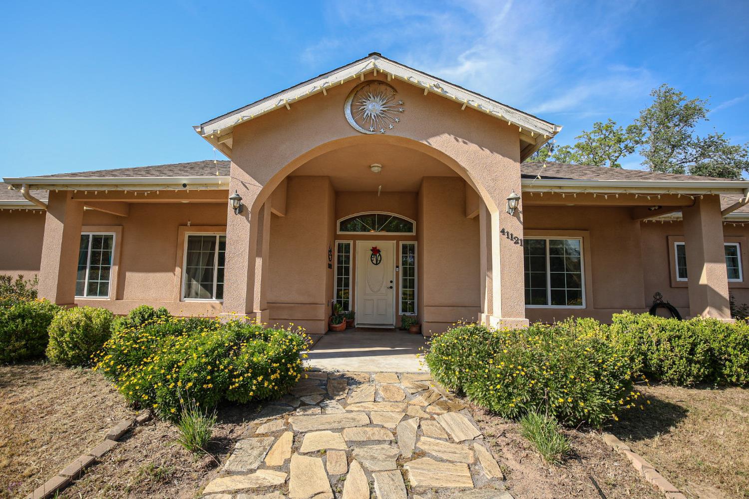 41121 Long Hollow Dr, Coarsegold, CA 93614