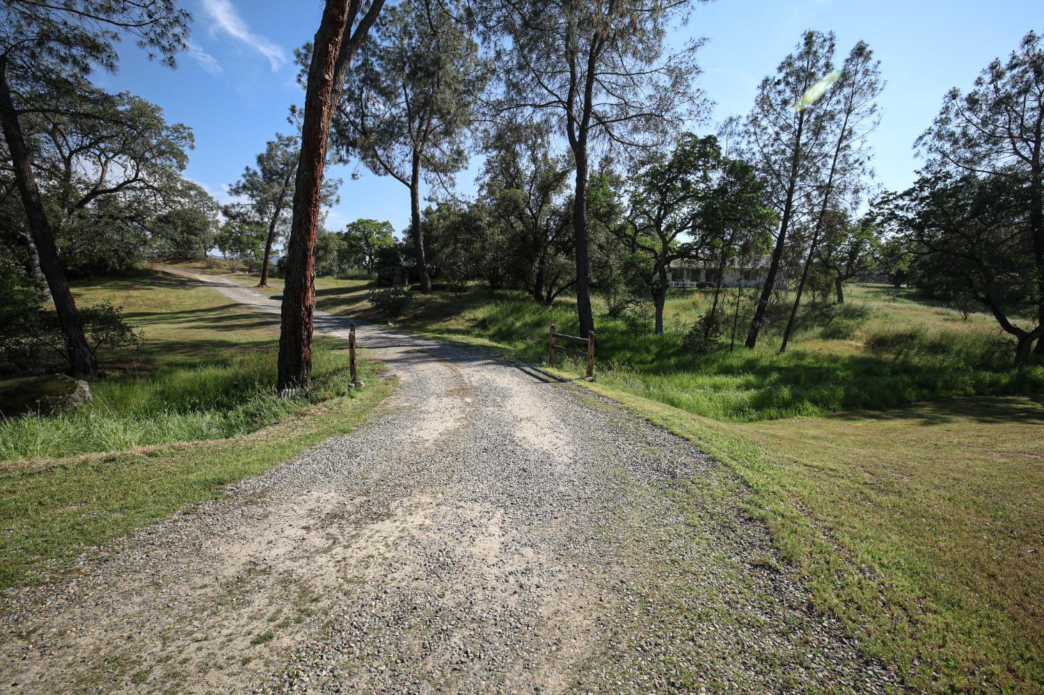 41121 Long Hollow Dr, Coarsegold, CA 93614