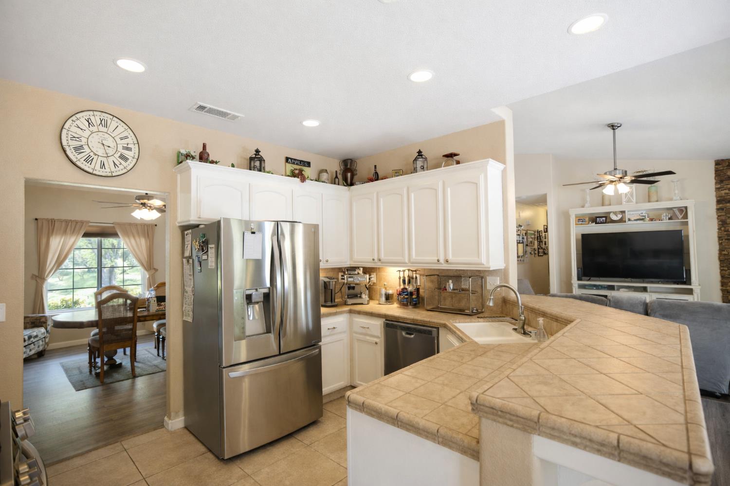 41121 Long Hollow Dr, Coarsegold, CA 93614