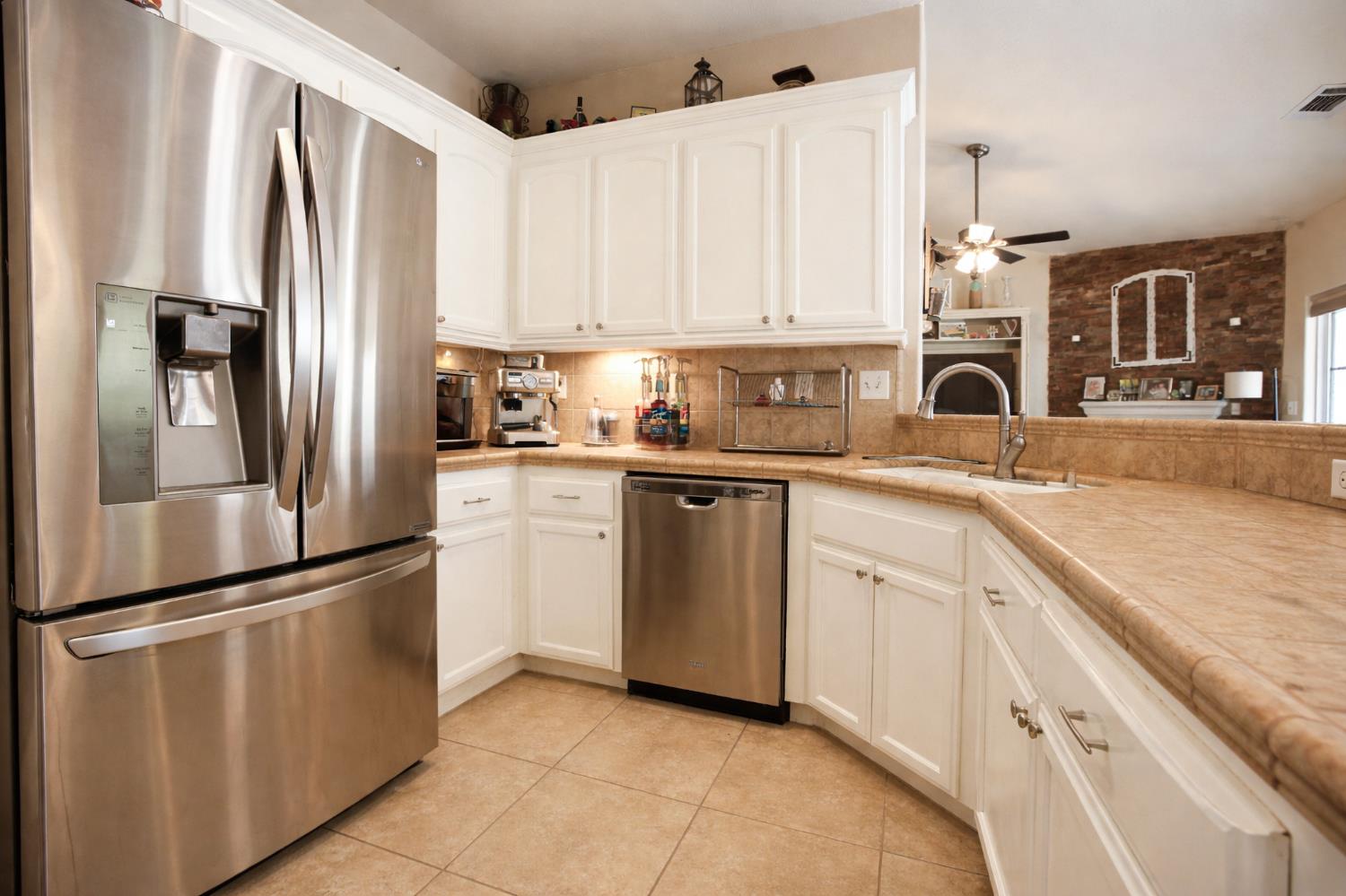 41121 Long Hollow Dr, Coarsegold, CA 93614