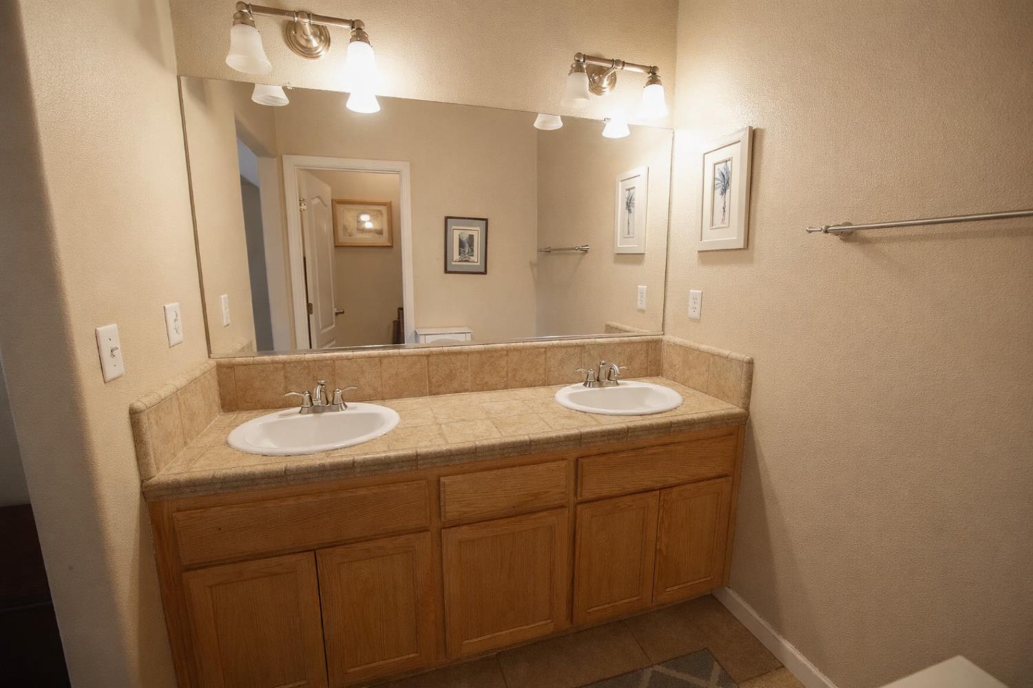 41121 Long Hollow Dr, Coarsegold, CA 93614