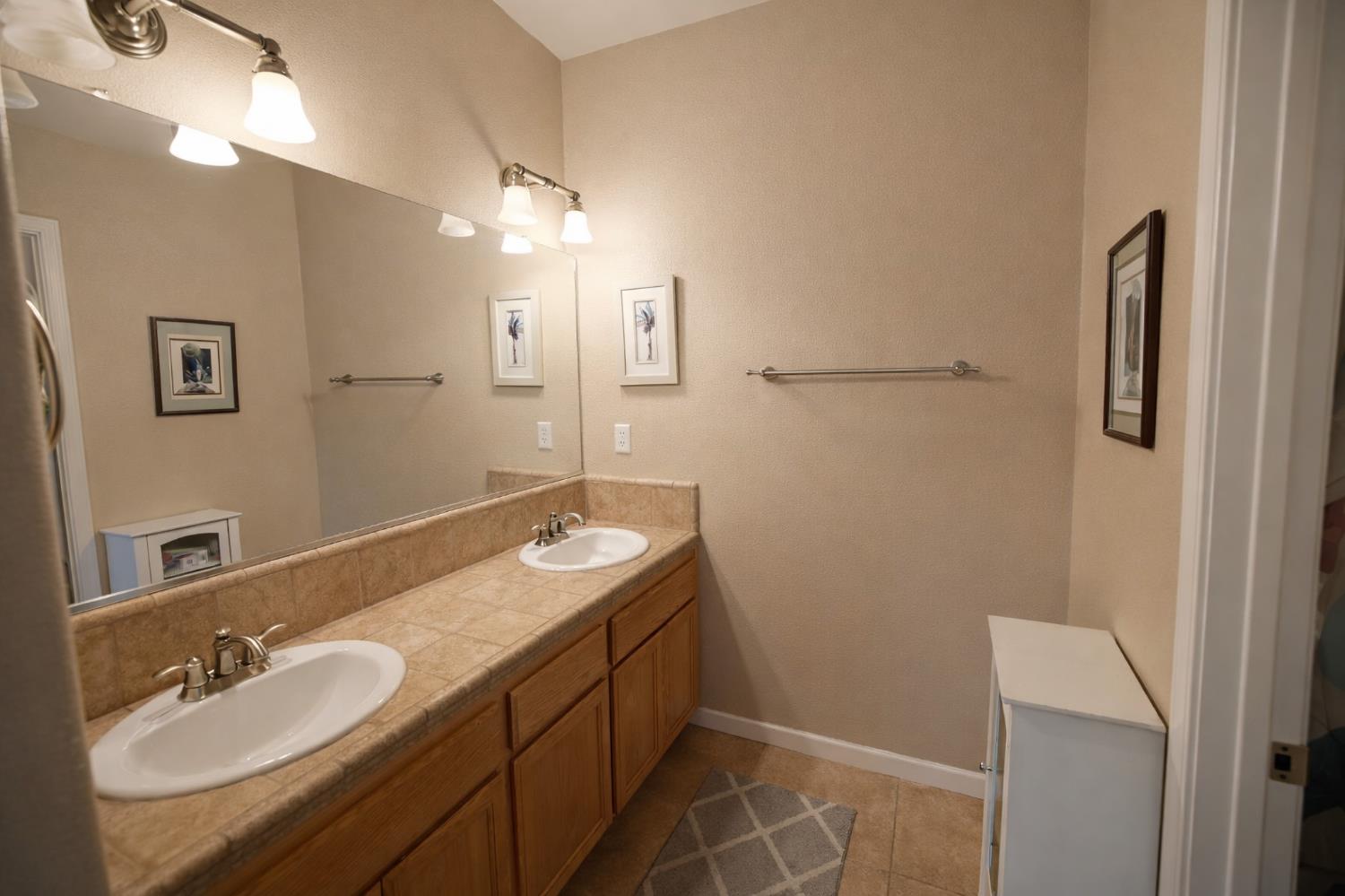 41121 Long Hollow Dr, Coarsegold, CA 93614