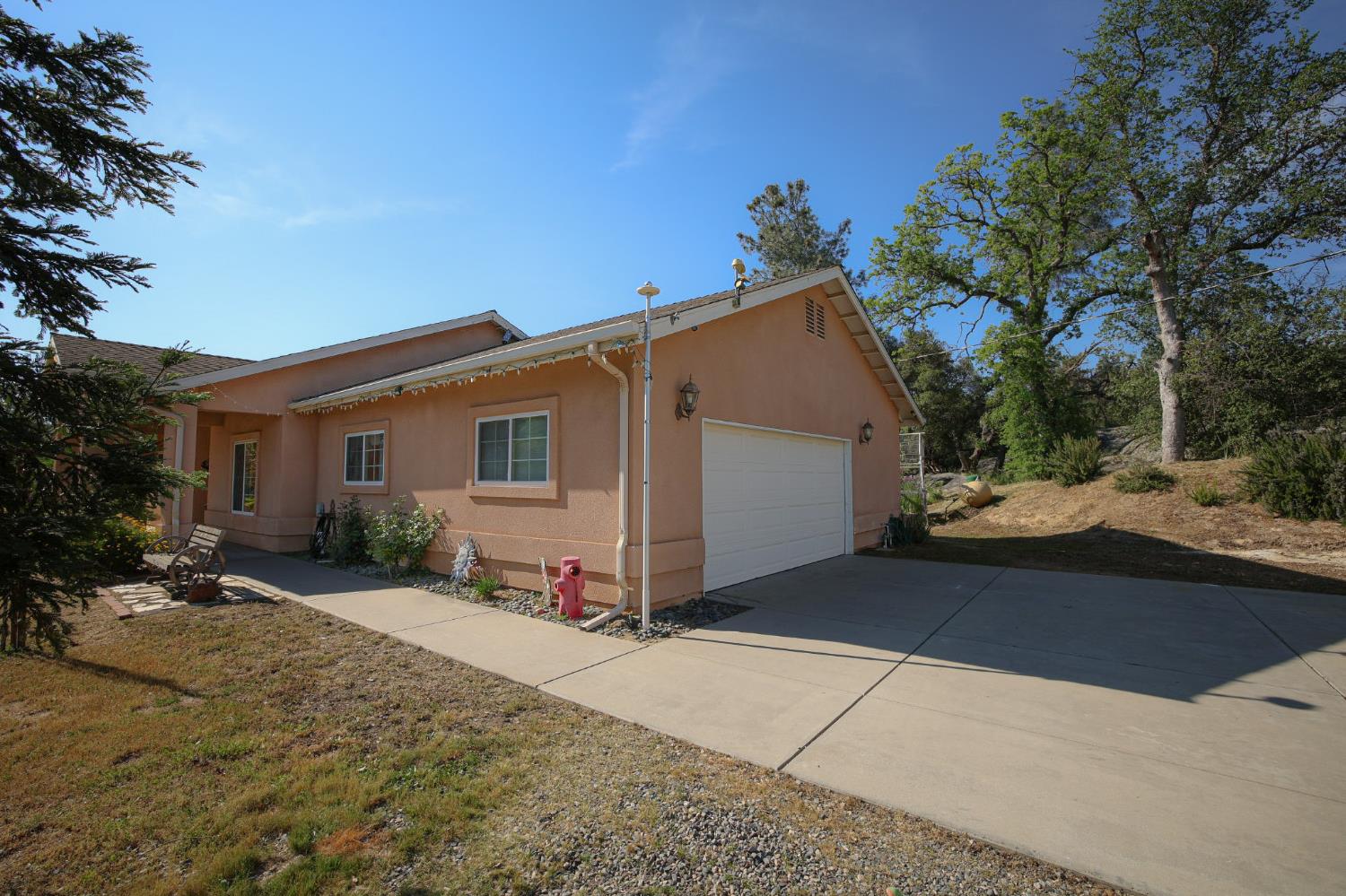 41121 Long Hollow Dr, Coarsegold, CA 93614
