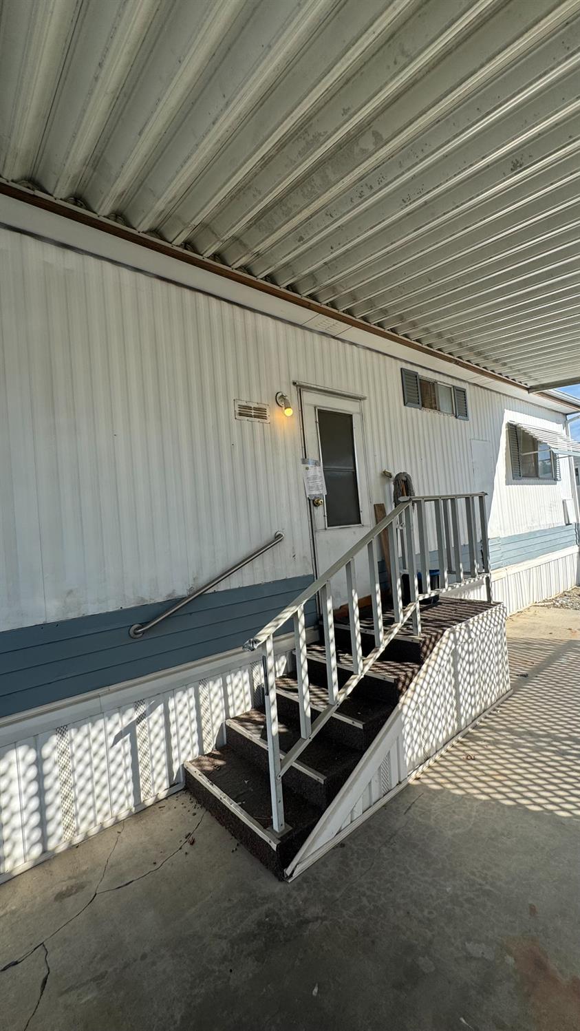 1218 E Cleveland Ave #98, Madera, CA 93638