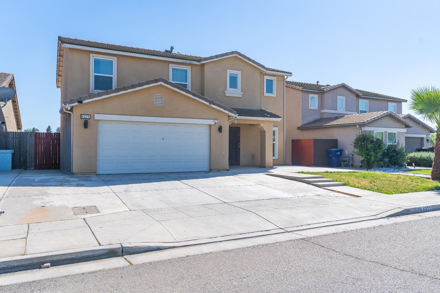 4371 W Saginaw Way, Fresno, CA 93722