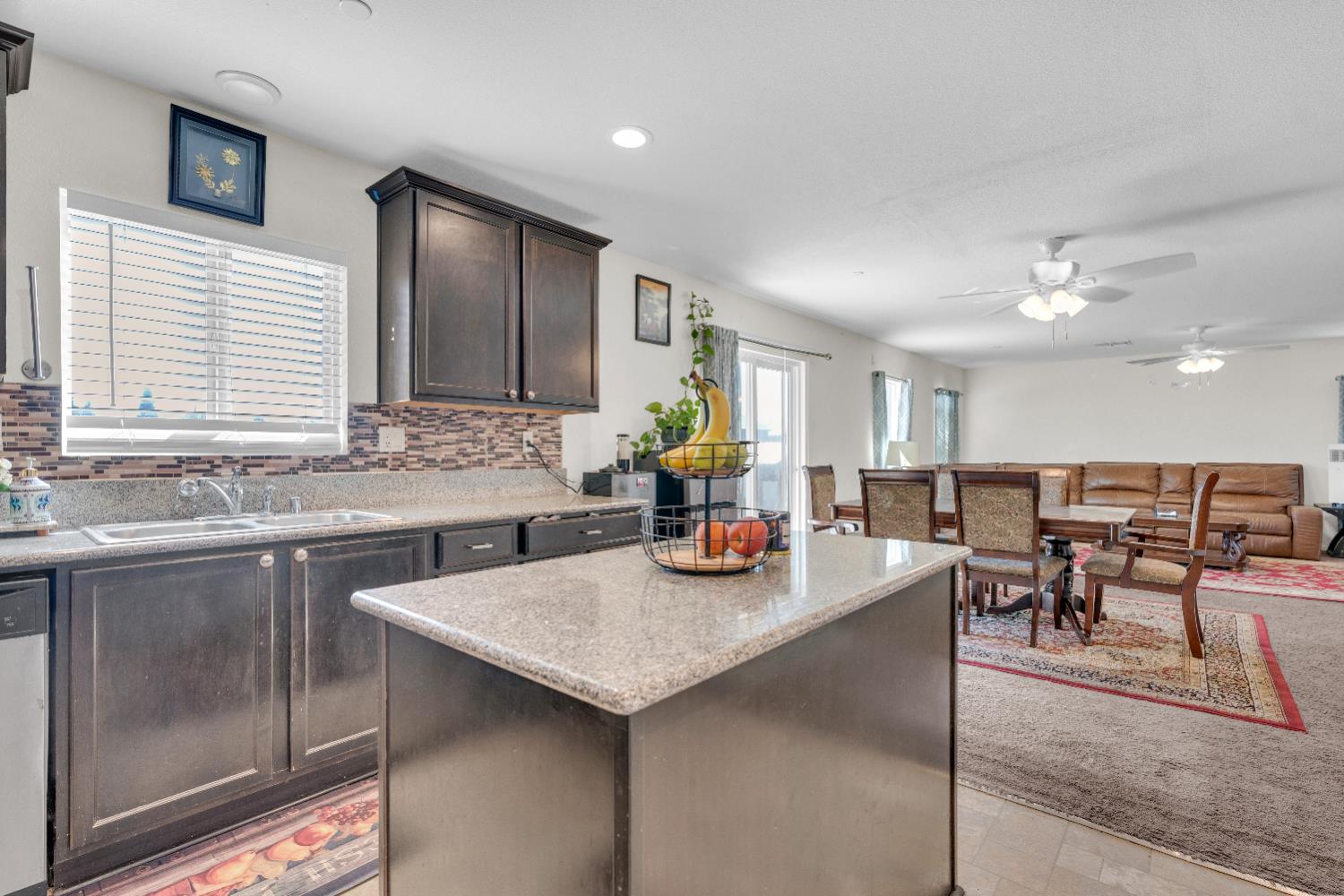 4371 W Saginaw Way, Fresno, CA 93722