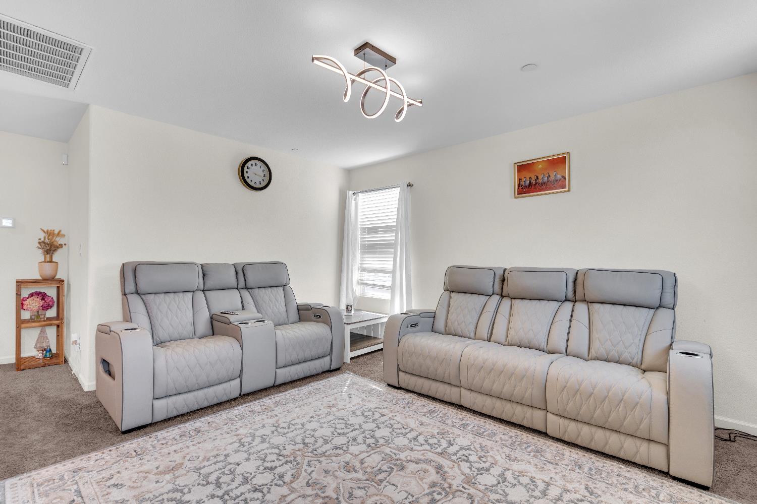 4371 W Saginaw Way, Fresno, CA 93722