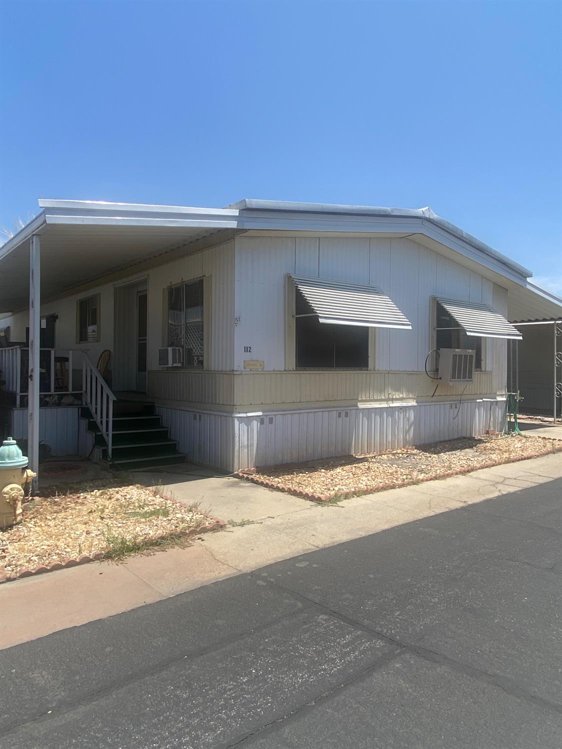 581 N Crawford Ave #112, Dinuba, CA 93618