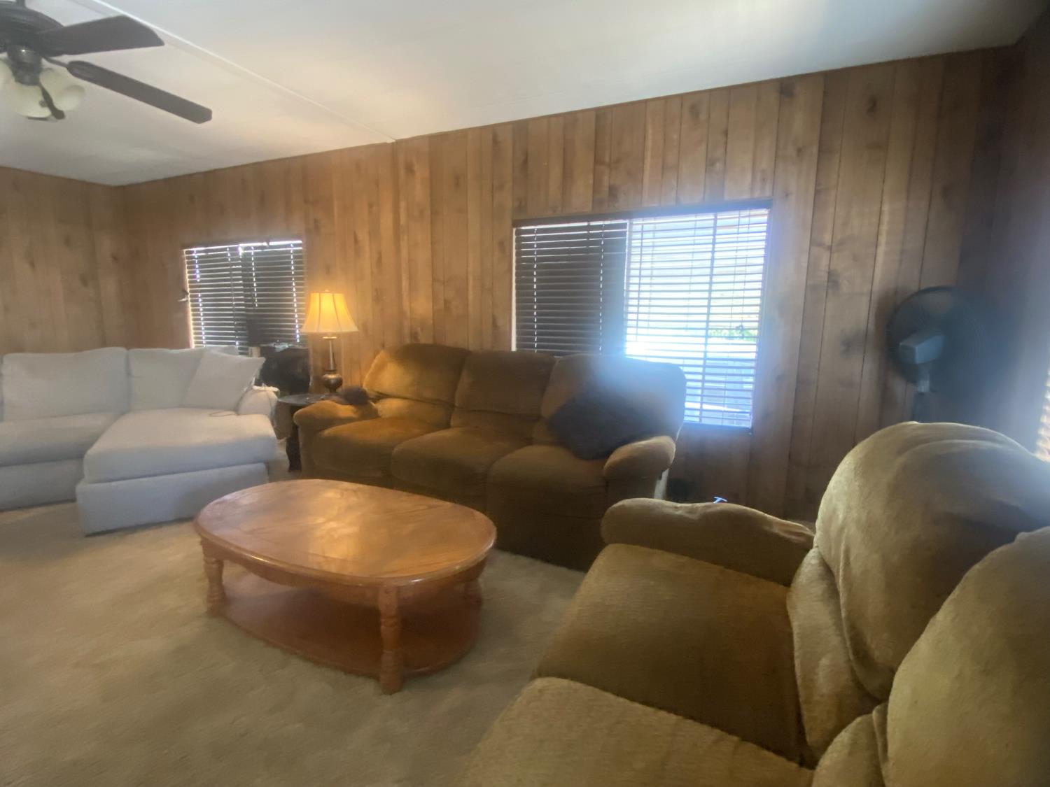 581 N Crawford Ave #112, Dinuba, CA 93618