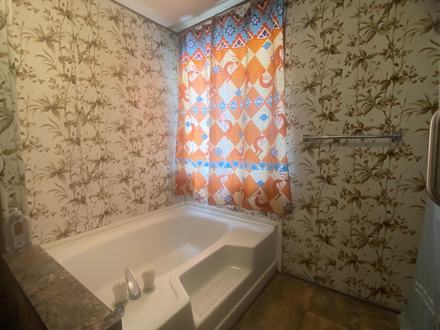 581 N Crawford Ave #112, Dinuba, CA 93618