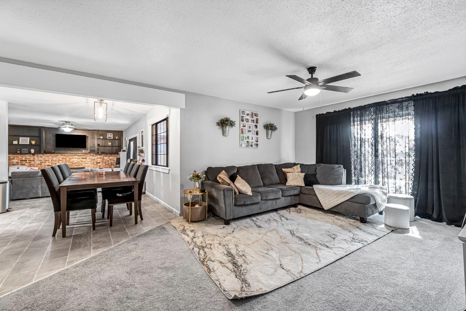 362 W Ashcroft Ave, Clovis, CA 93612