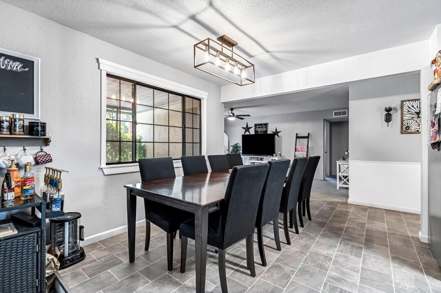 362 W Ashcroft Ave, Clovis, CA 93612