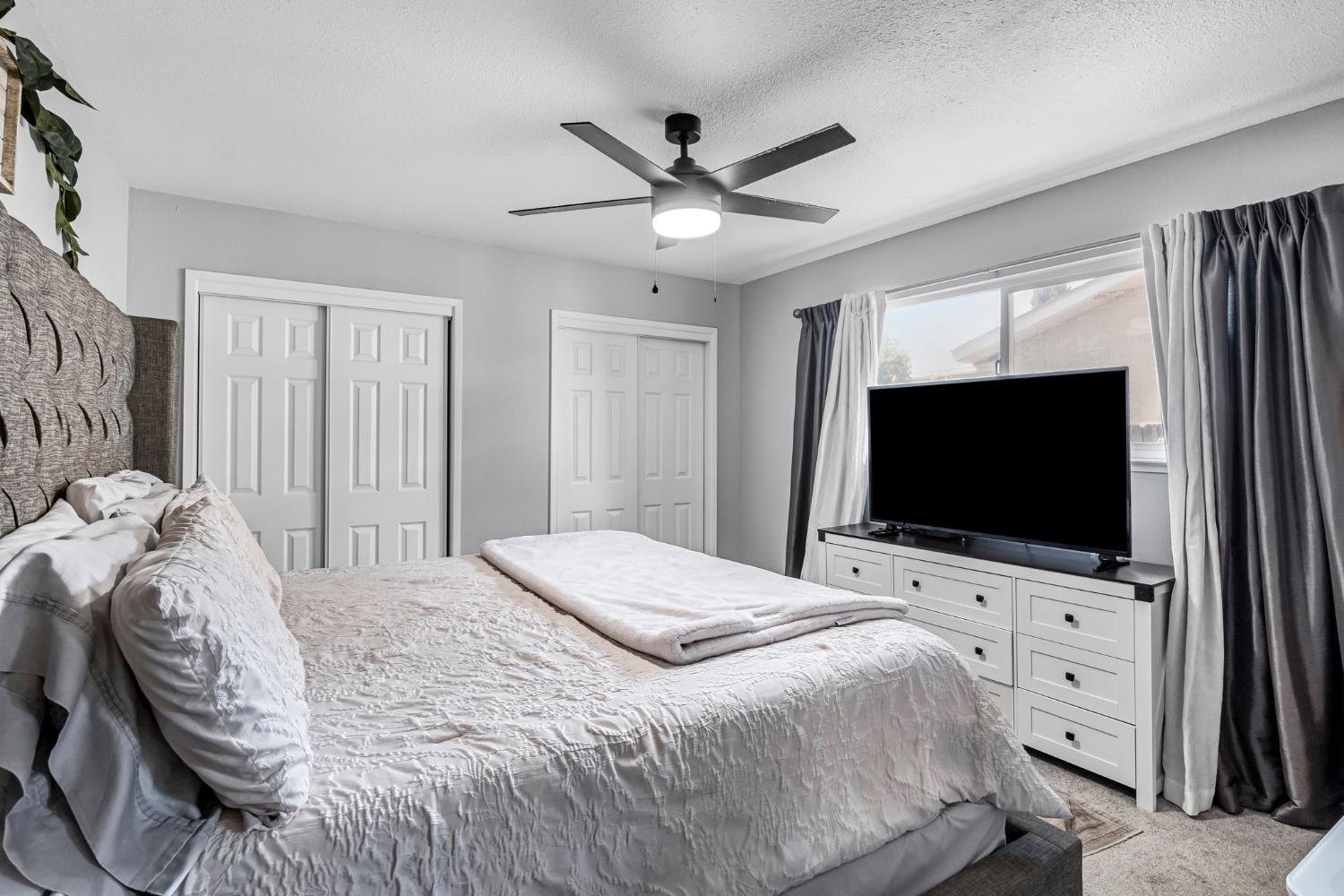 362 W Ashcroft Ave, Clovis, CA 93612