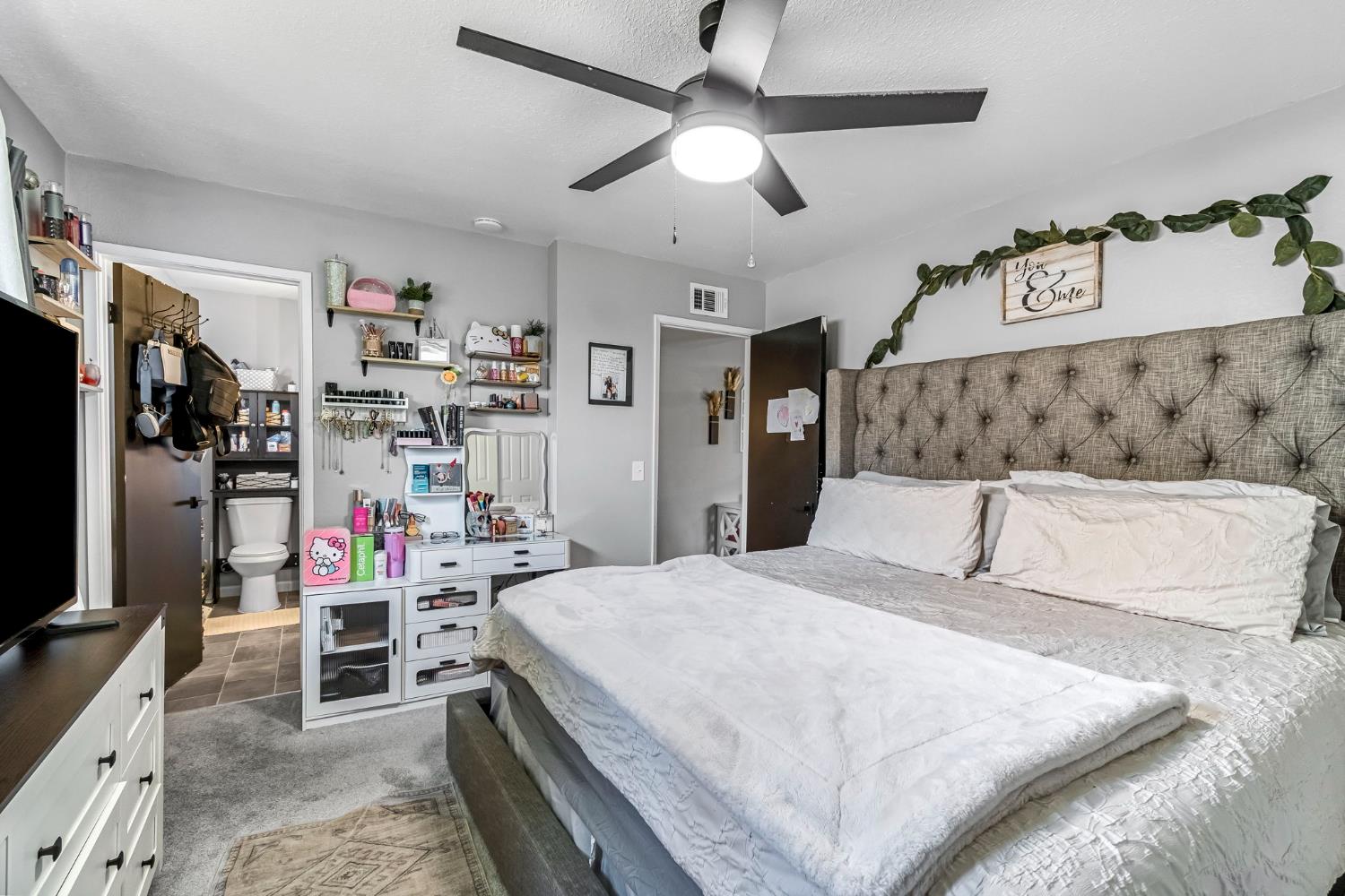 362 W Ashcroft Ave, Clovis, CA 93612