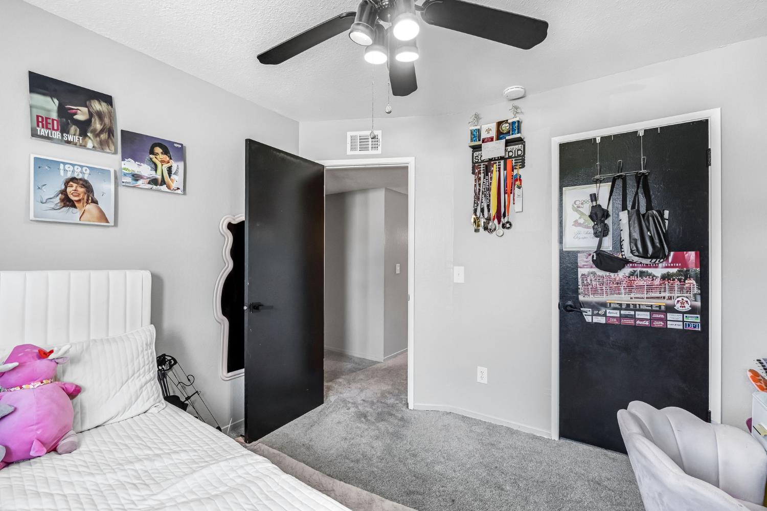 362 W Ashcroft Ave, Clovis, CA 93612