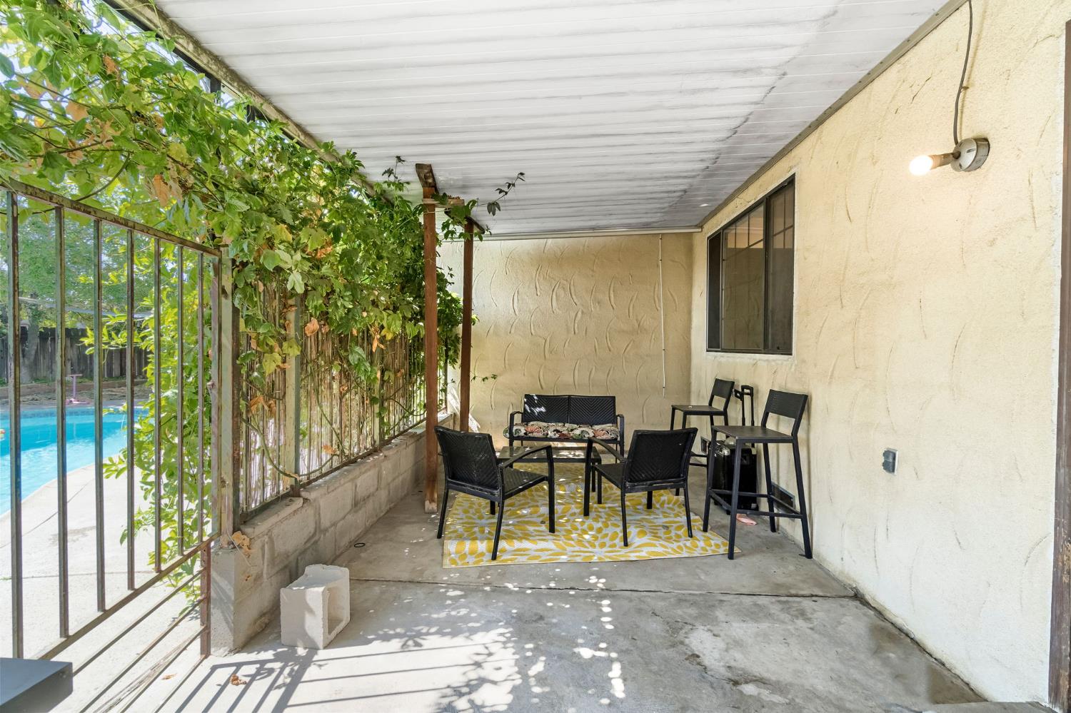 362 W Ashcroft Ave, Clovis, CA 93612