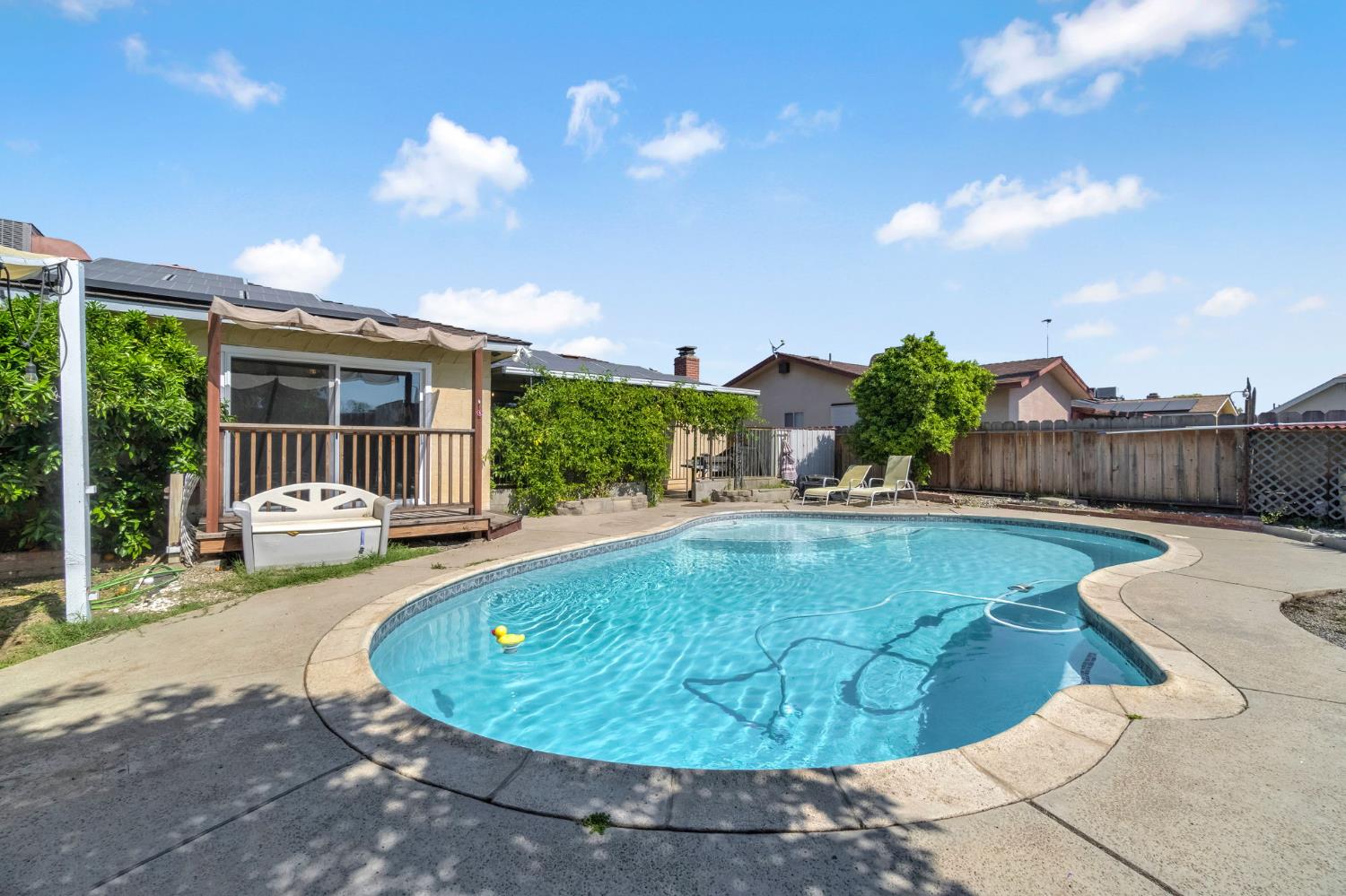 362 W Ashcroft Ave, Clovis, CA 93612