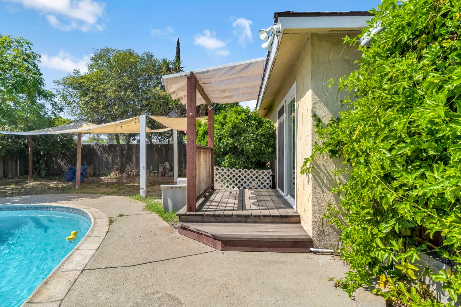 362 W Ashcroft Ave, Clovis, CA 93612