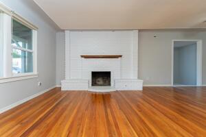 2090 Short Dr, Hanford, CA 93230