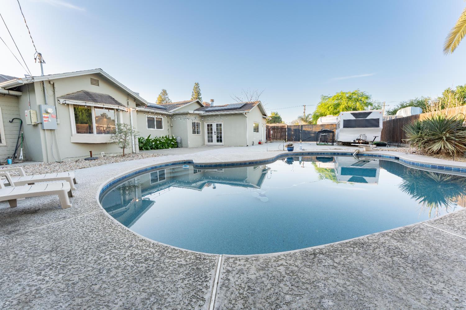 2090 Short Dr, Hanford, CA 93230