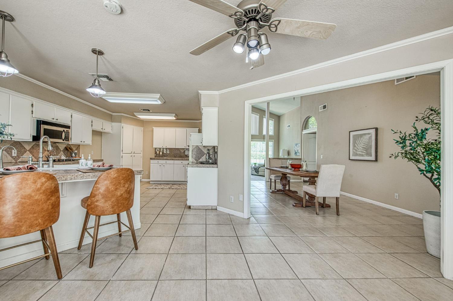 12235 N Willow Ave, Clovis, CA 93619