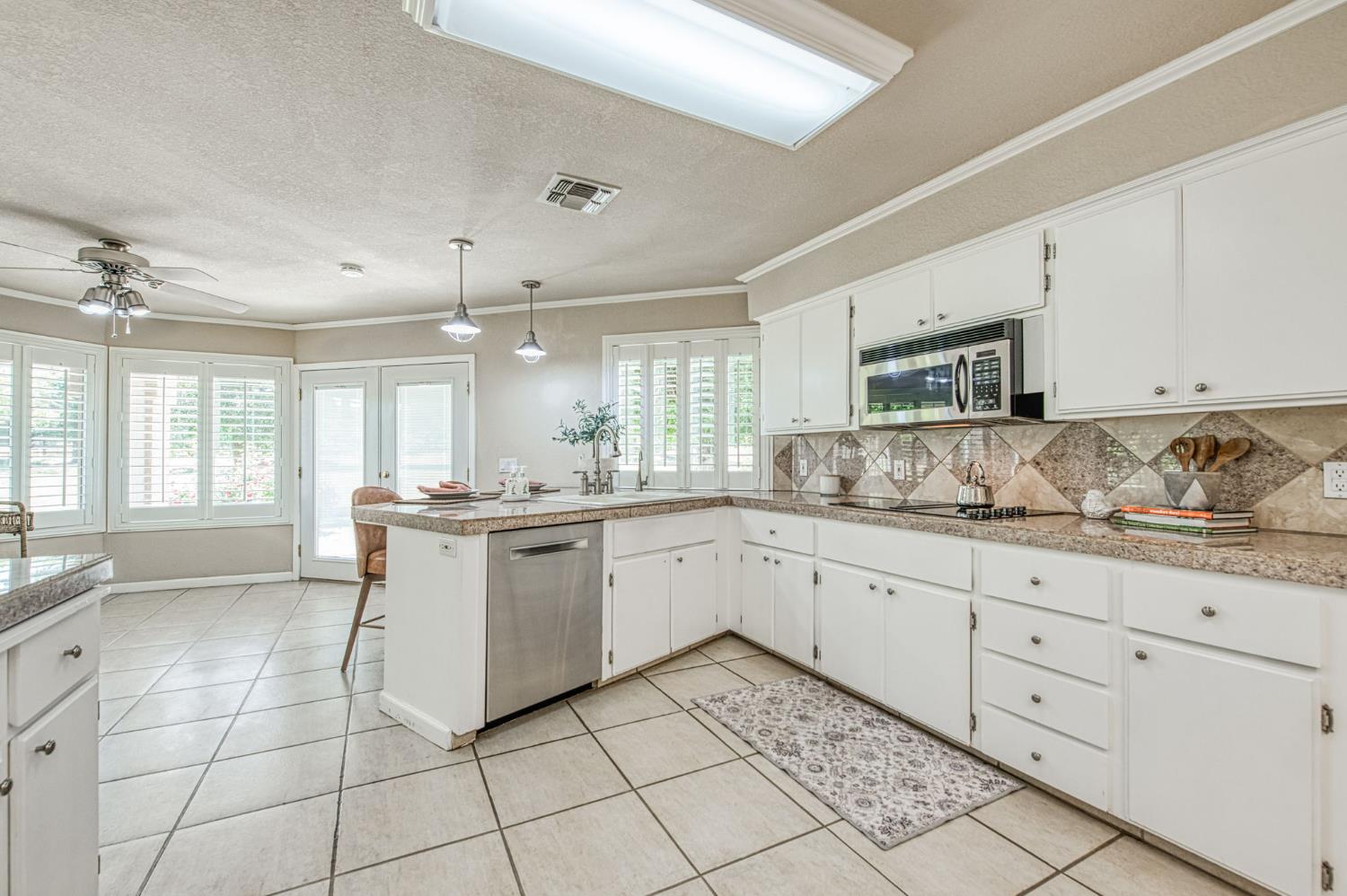 12235 N Willow Ave, Clovis, CA 93619