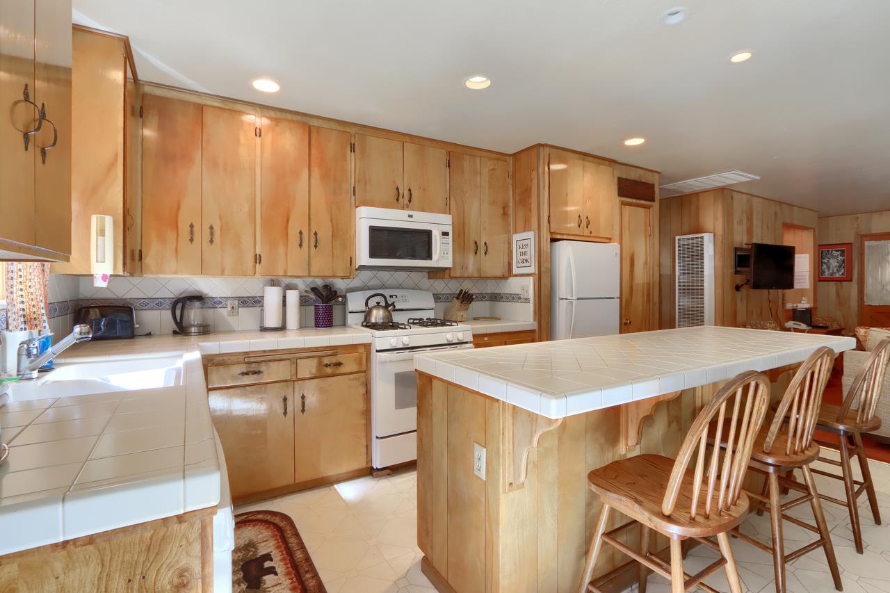 2580 River Rd, Wawona, CA 95389