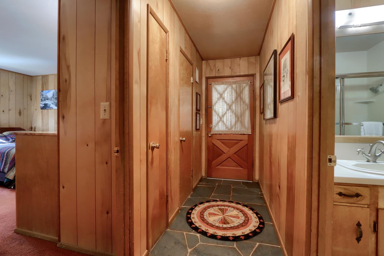 2580 River Rd, Wawona, CA 95389