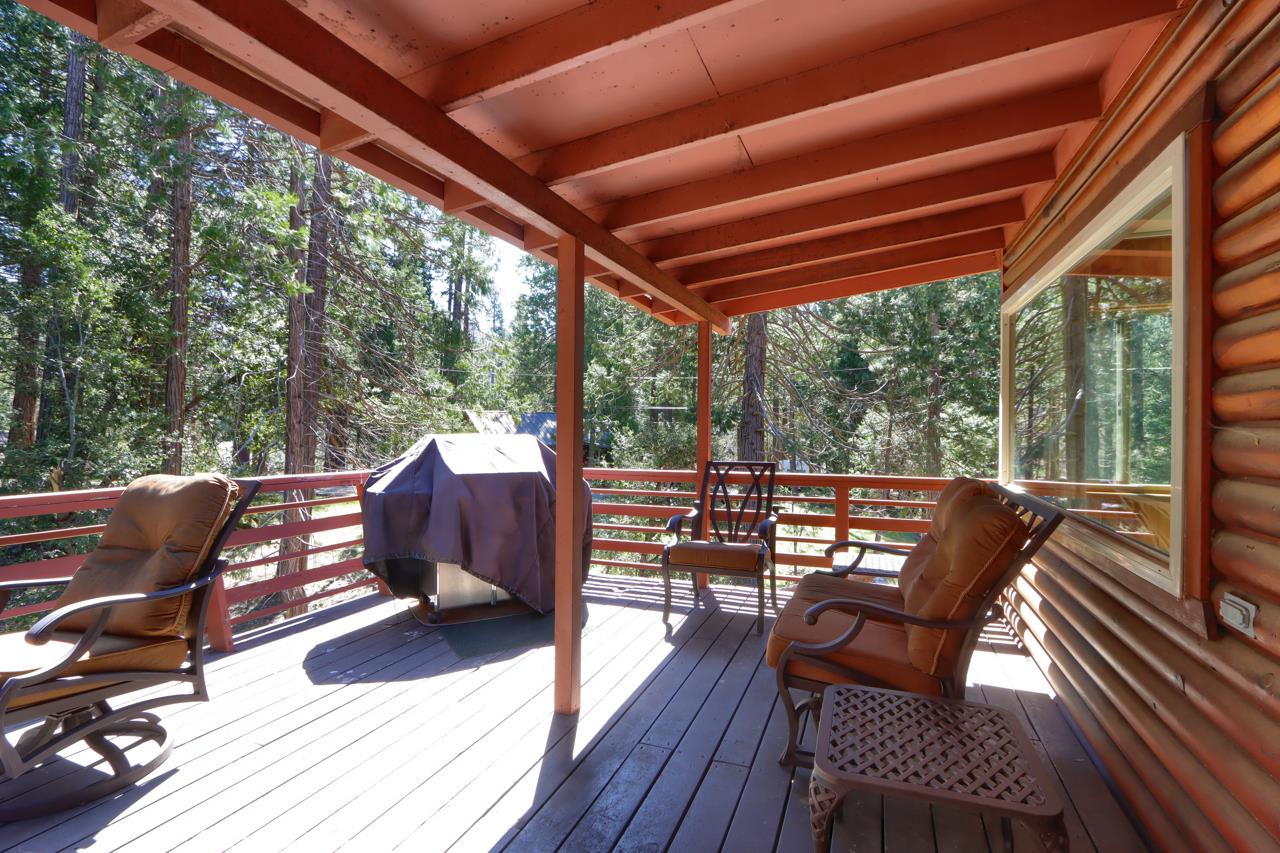 2580 River Rd, Wawona, CA 95389