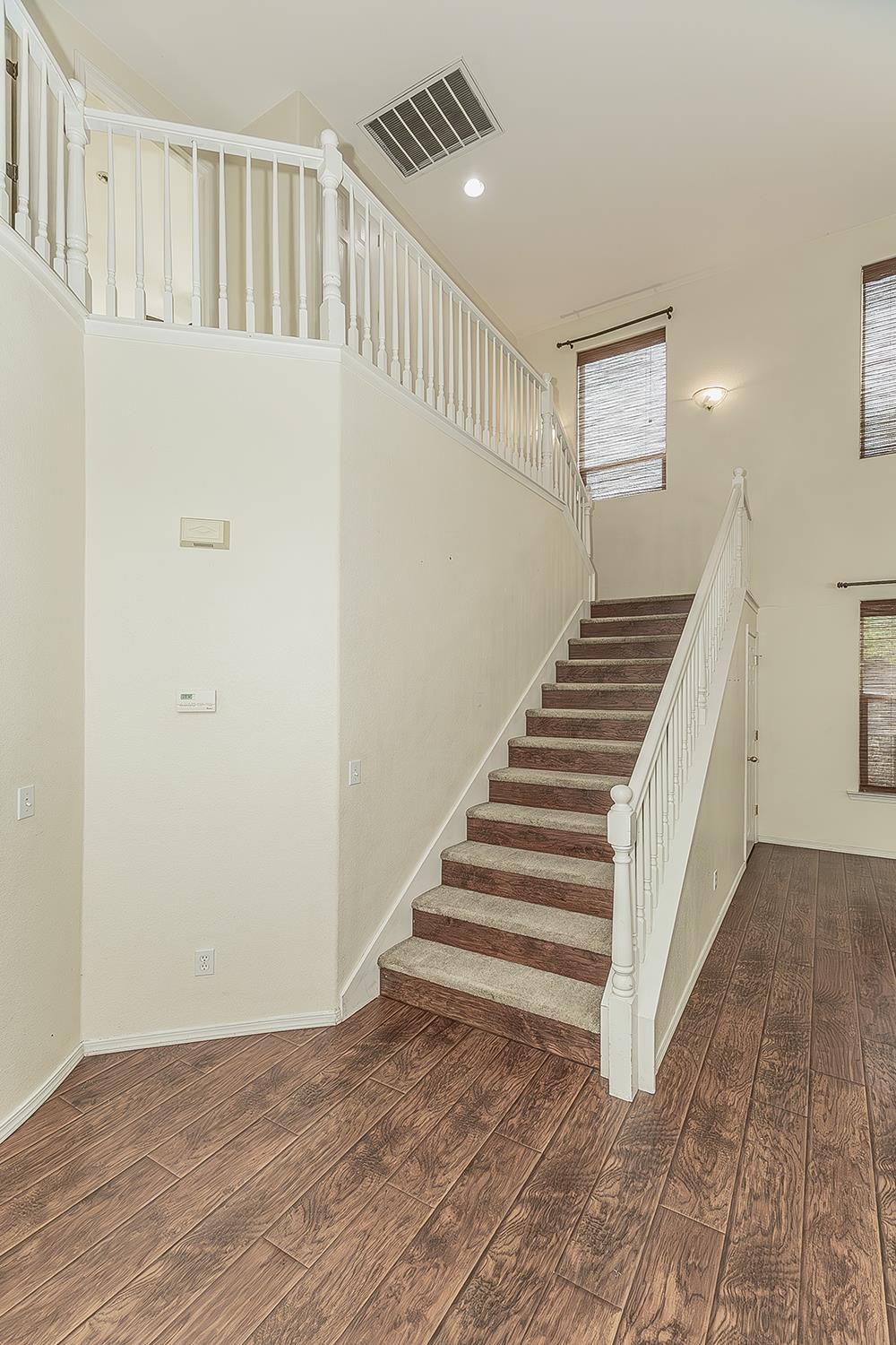 1377 Fenmore Ave, Sanger, CA 93657