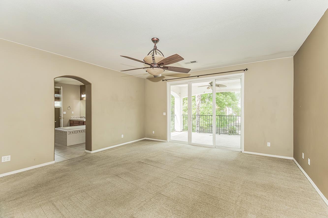 1377 Fenmore Ave, Sanger, CA 93657