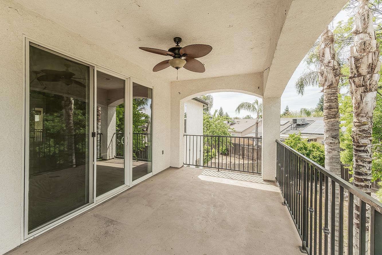 1377 Fenmore Ave, Sanger, CA 93657