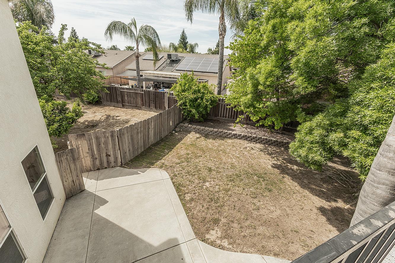 1377 Fenmore Ave, Sanger, CA 93657