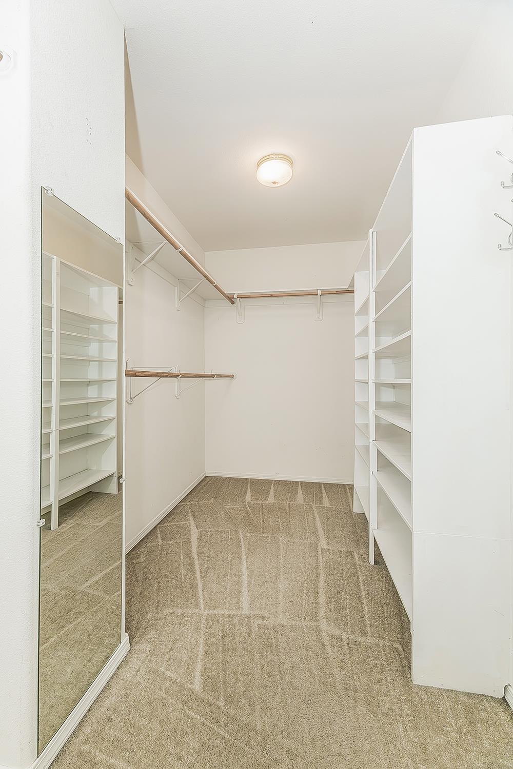 1377 Fenmore Ave, Sanger, CA 93657