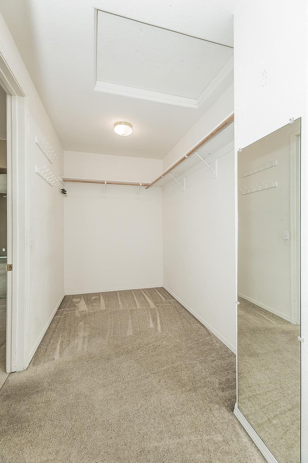 1377 Fenmore Ave, Sanger, CA 93657