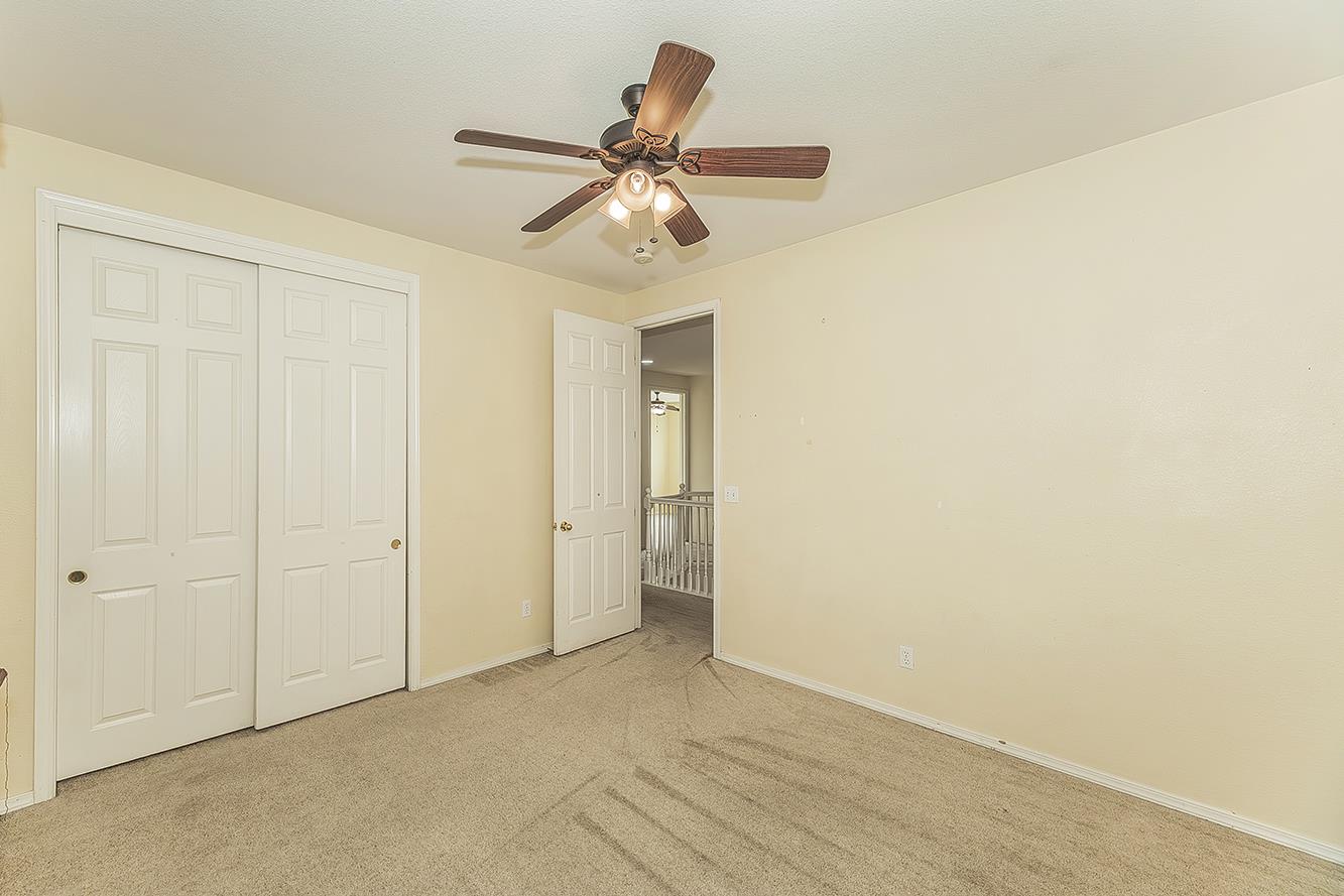 1377 Fenmore Ave, Sanger, CA 93657