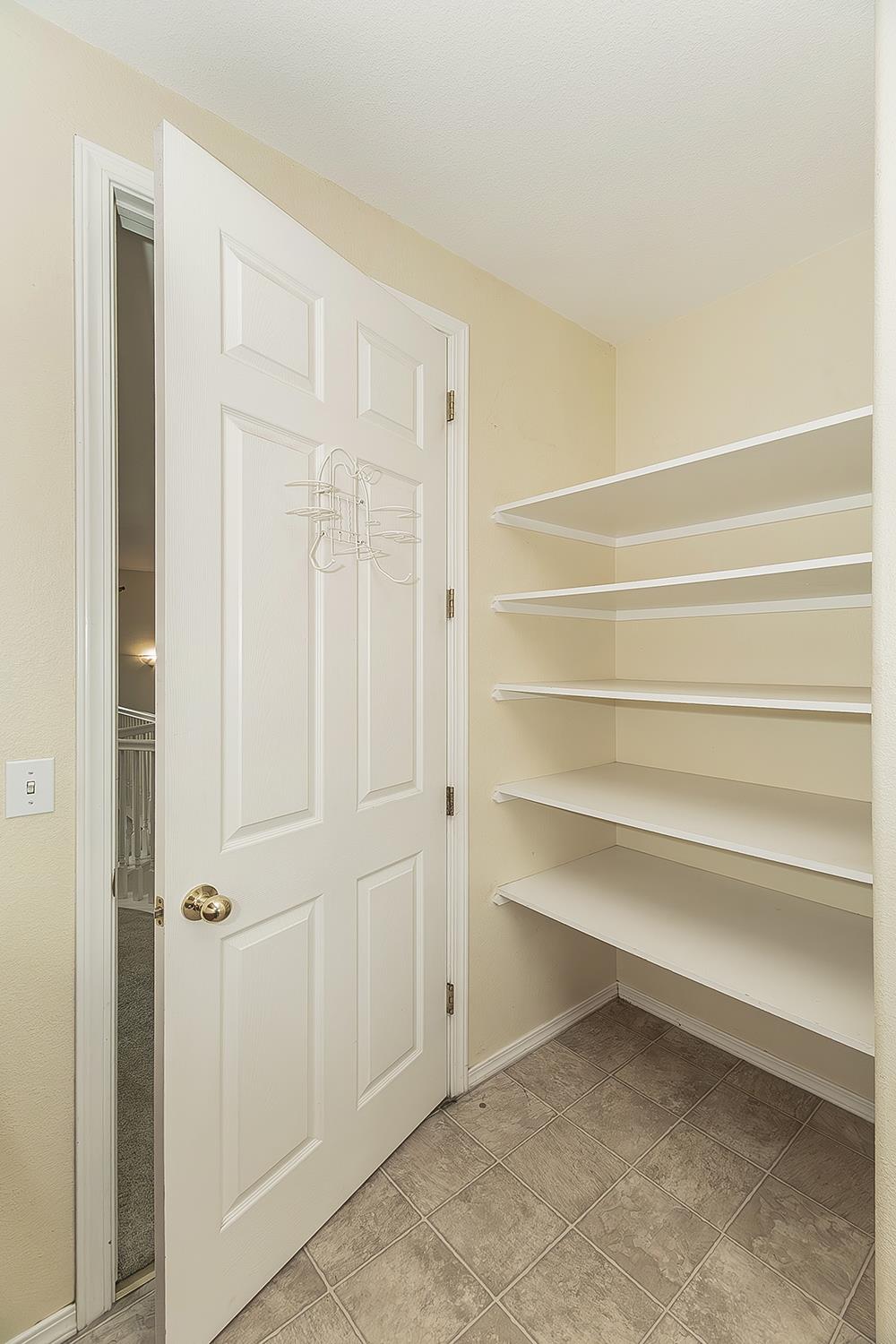 1377 Fenmore Ave, Sanger, CA 93657