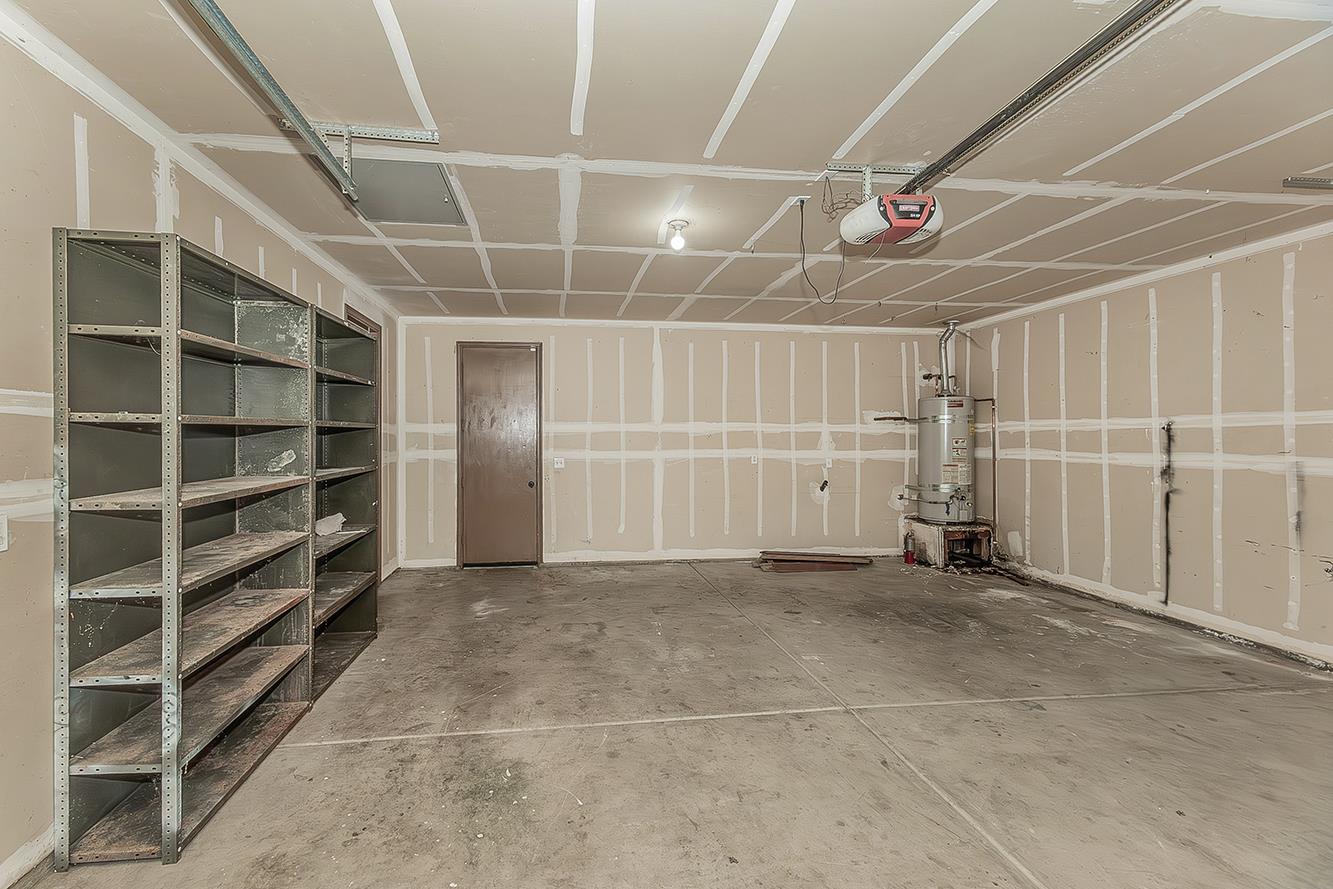 1377 Fenmore Ave, Sanger, CA 93657