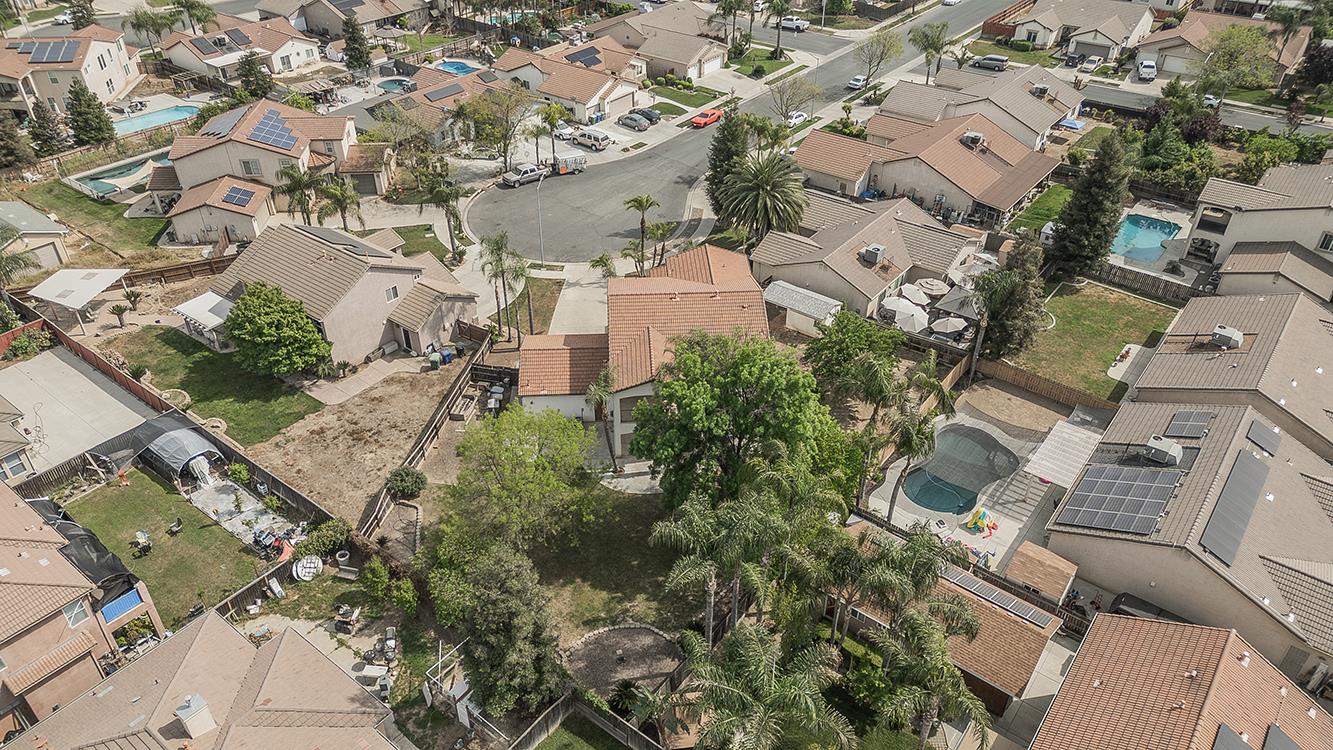 1377 Fenmore Ave, Sanger, CA 93657