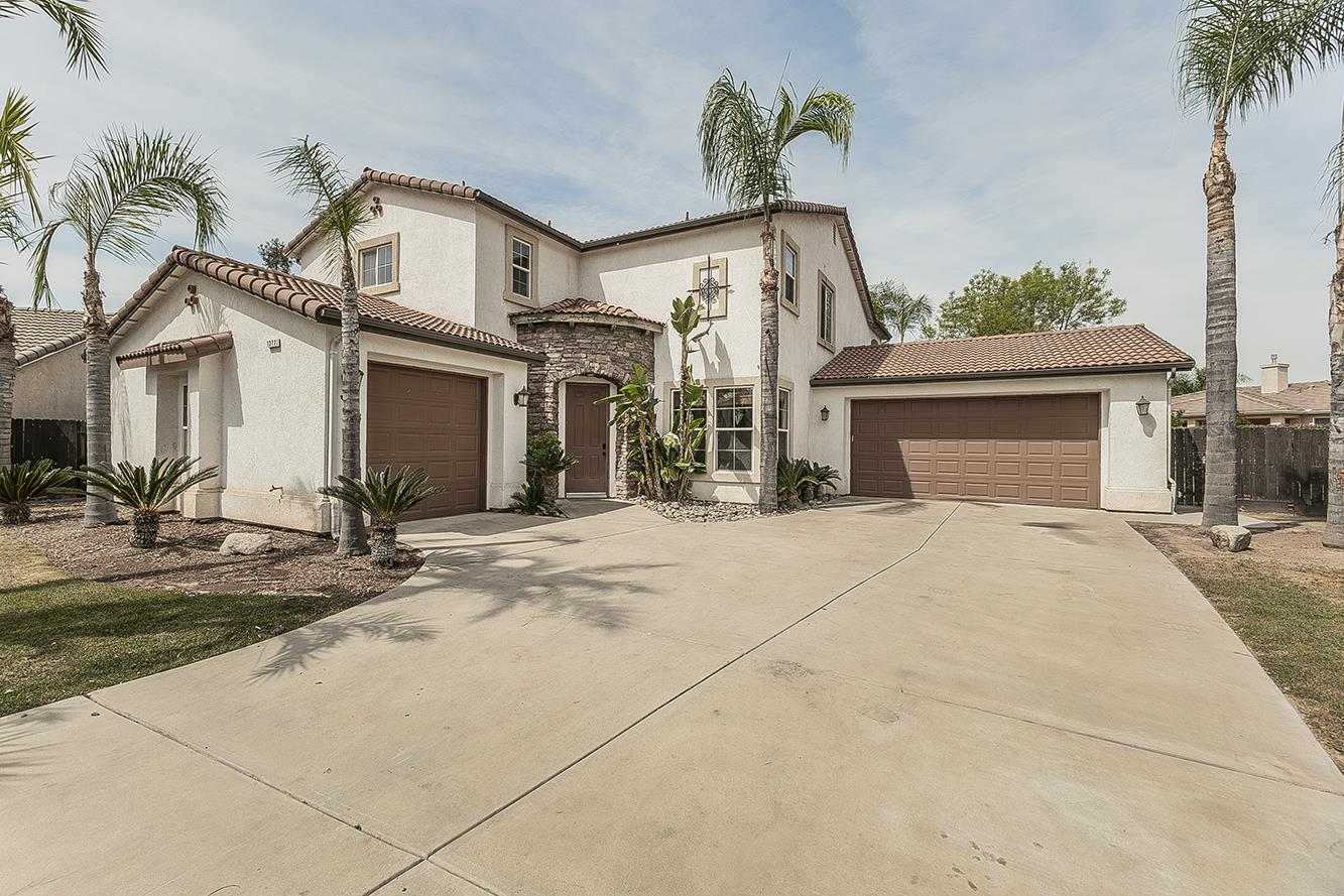 1377 Fenmore Ave, Sanger, CA 93657