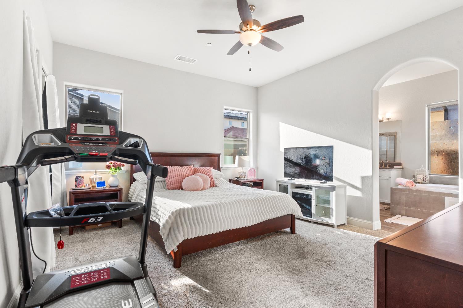 2785 N Armstrong Ave, Fresno, CA 93727