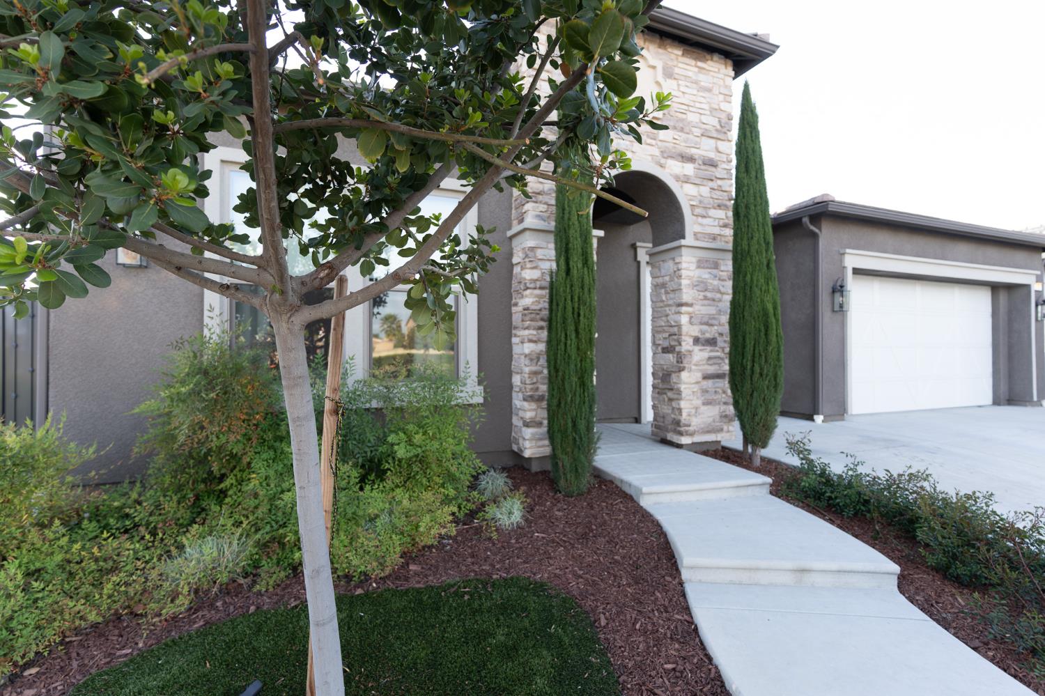 2785 N Armstrong Ave, Fresno, CA 93727